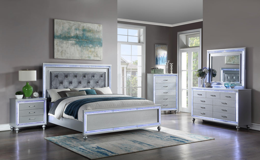 Silver King Bed:
Headboard w/Lights (Box 1 of 3)
Footboard w/Slats (Box 2 of 3)
King or Queen Rails (Box 3 of 3)